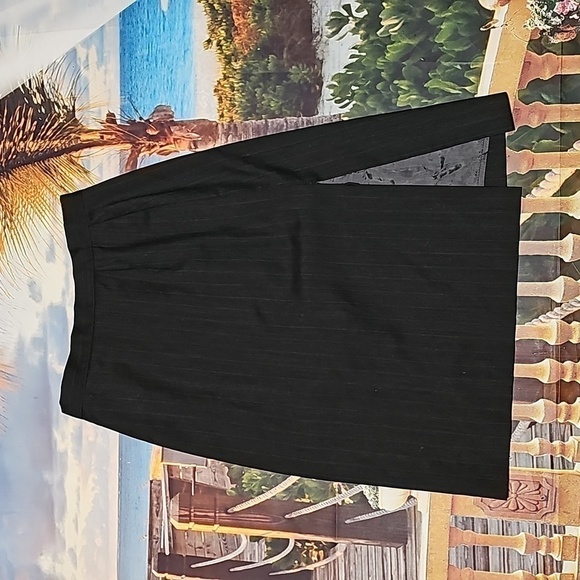 Giorgio Armani Pinstripe Skirt Size 2 - Picture 1 of 4